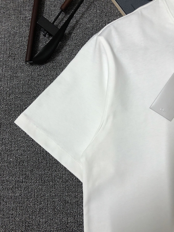 ブランドTシャツ全体デザイン